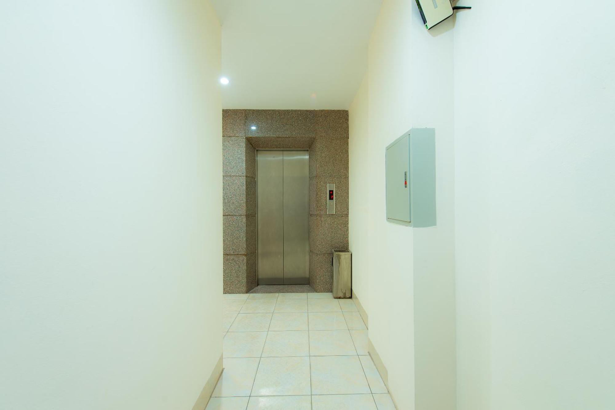 Super Oyo 191 Dragon Hotel